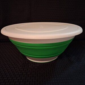 PAMPERED CHEF Collapsible Bowl 8 Qt. Green & White 14" Wide At The Top RETIRED
